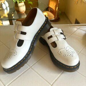 *BEAUTIFUL* White Doc Marten Mary Jane---SZ 39